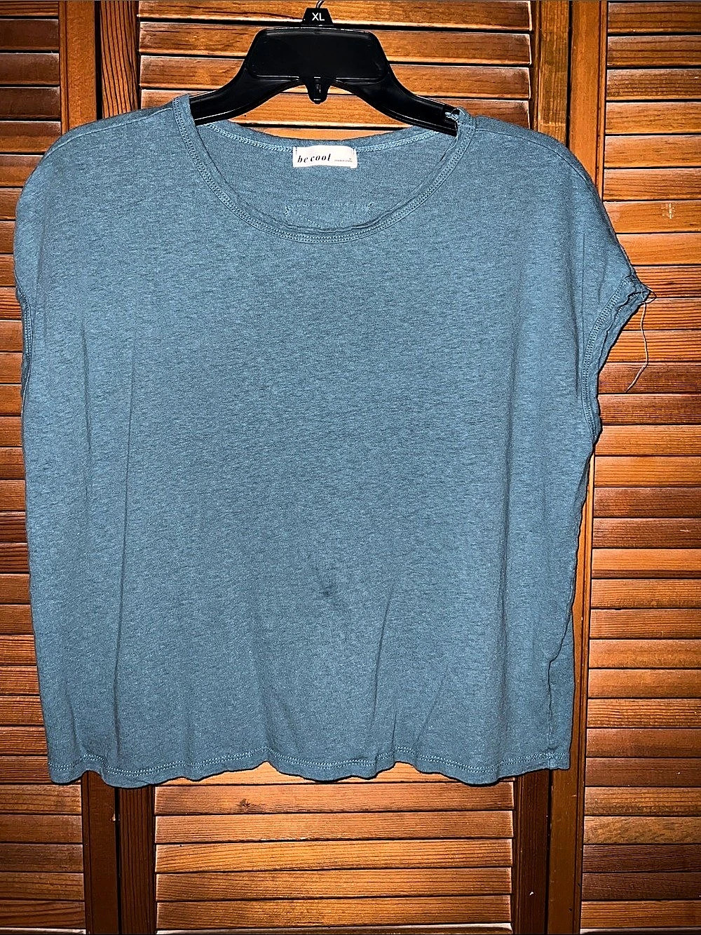 be cool Short Sleeve Linen Rayon Tee in Blue Size Medium
